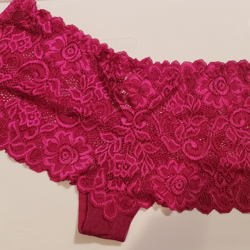 Victoria's Secret padded bra and matching boy cut panty. Never worn. - Picture 7 of 9